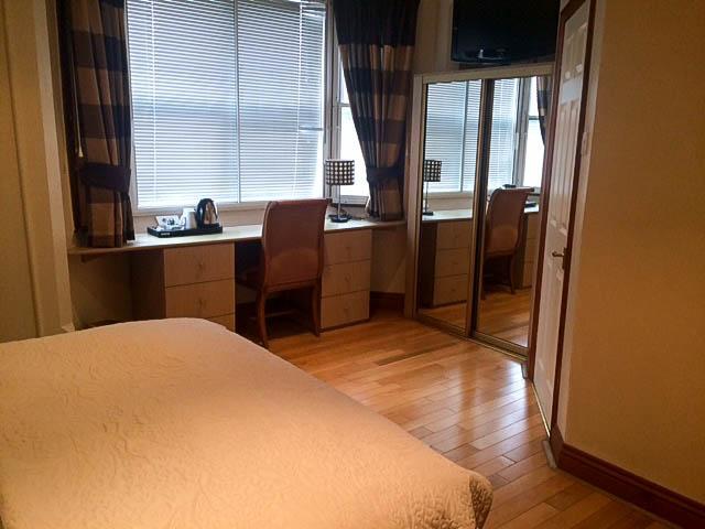 Thameside Hotel Reading Exteriör bild