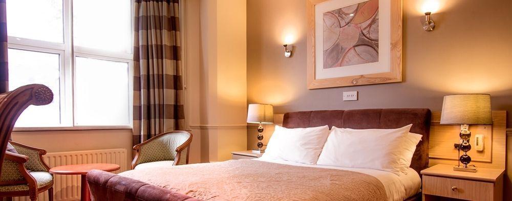 Thameside Hotel Reading Exteriör bild