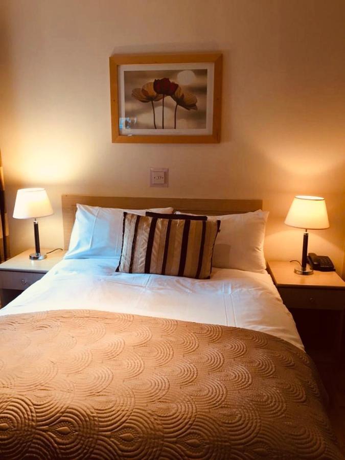 Thameside Hotel Reading Exteriör bild